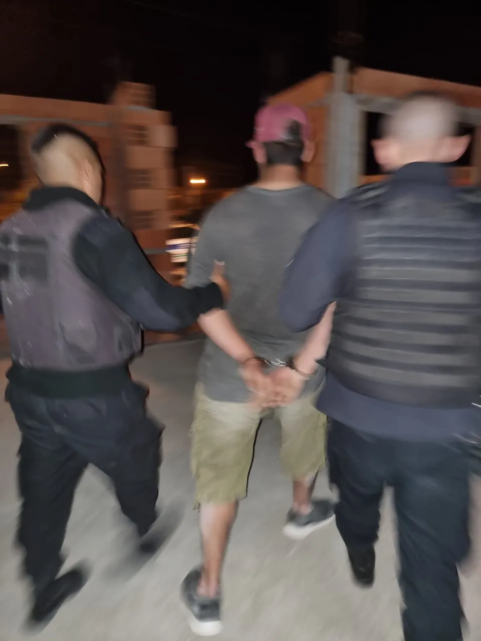 Detenido robando policiales 1