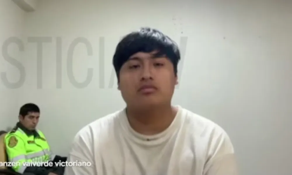 Pequeño J en la audiencia