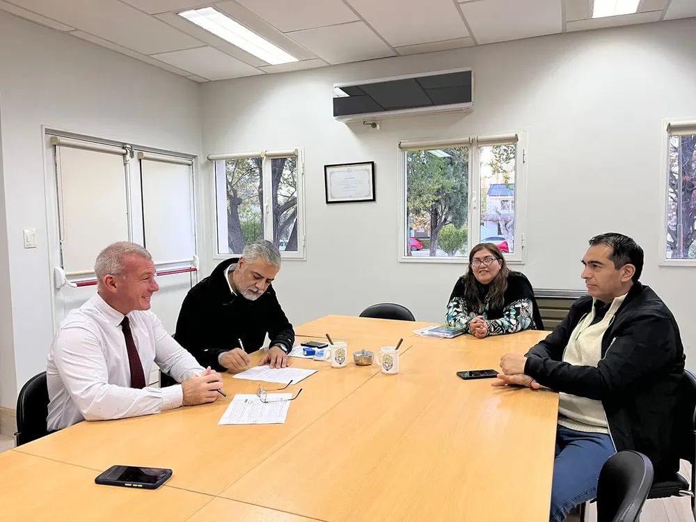 Darío James acordó un incremento salarial del 33,10% con empleados municipales