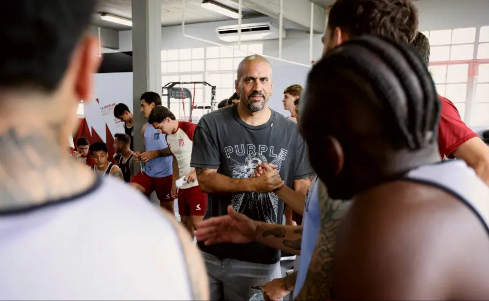 Central Córdoba y Estudiantes se cruzan en Santiago por un boleto a semifinales