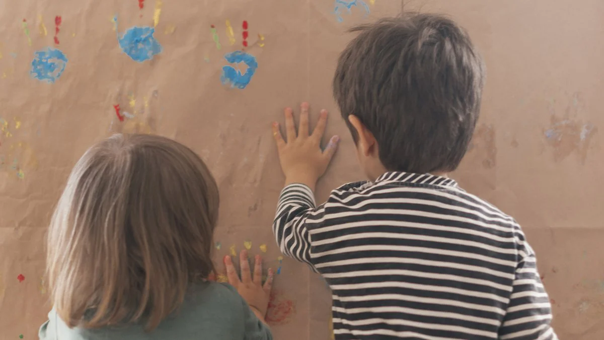 Niños jugando imagen ilustrativa fuente Magnific