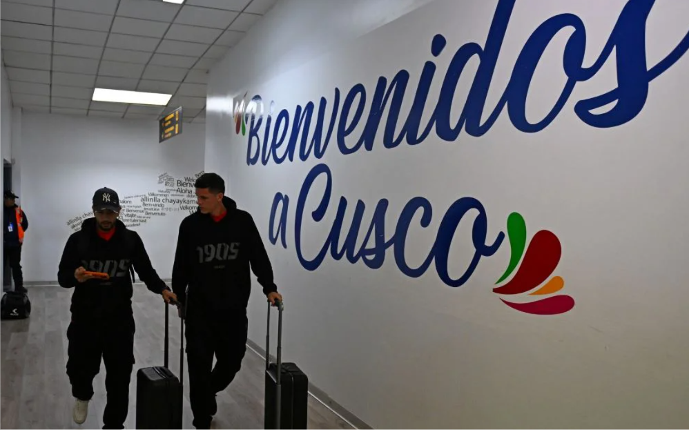 El equipo de Medina enfrenta a Cusco con la chance de quedar muy cerca de los octavos.