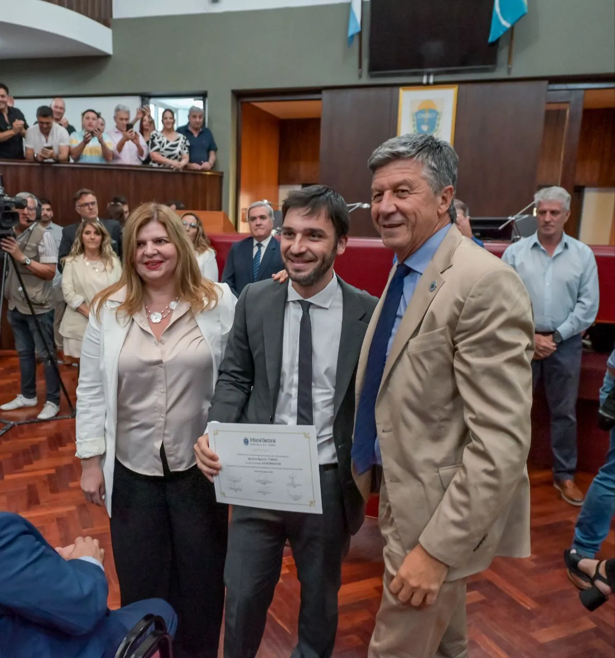 Torres y Menna reciben sus diplomas