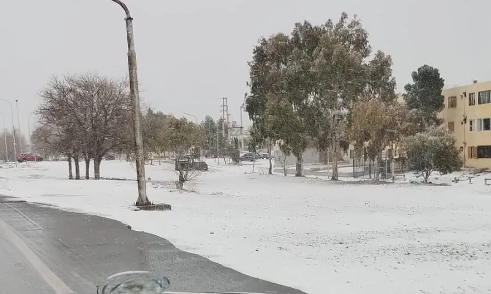 Nieve en el Barrio constitución de Trelew