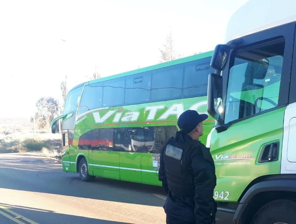 Colectivo donde viajaba el sujeto con pedido de captura