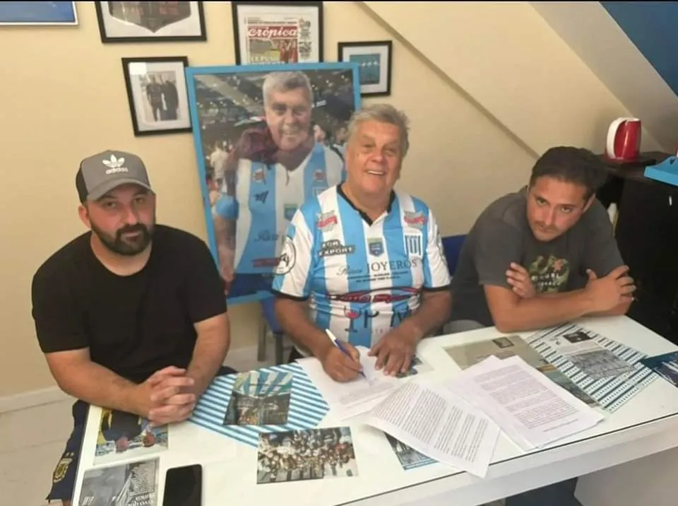 EL PERIODISTA LUIS VENTURA PUSO LA FIRMA