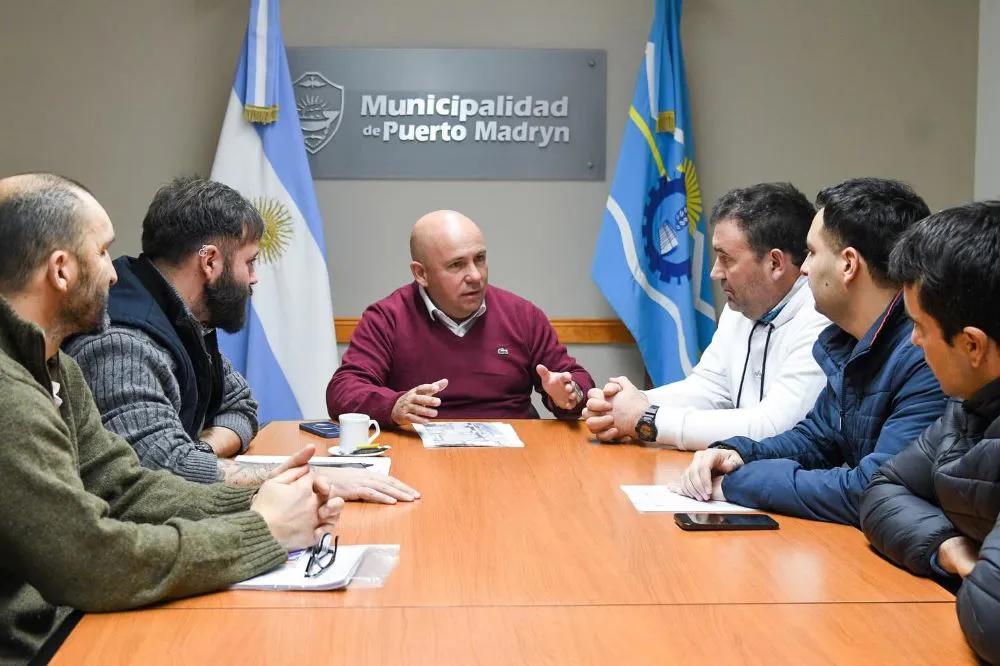 Gustavo Sastre se reunió con el Club Náutico Atlántico Sud.