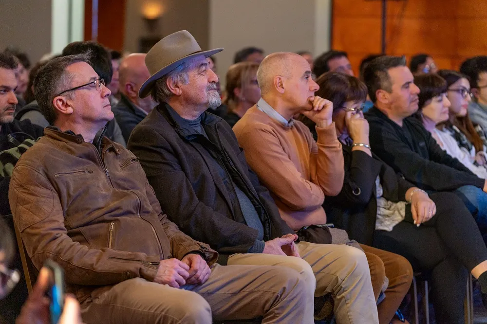 Charla Felipe Pigna (2)_11zon