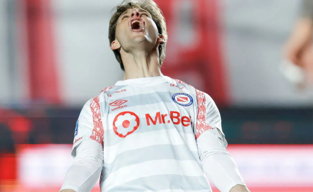 Argentinos derrotó 3-0 a Estudiantes de Río Cuarto.