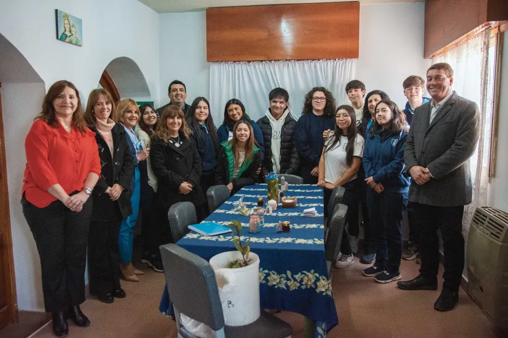 Presentaron a Biss proyecto productivo de plantas ornamentales 
