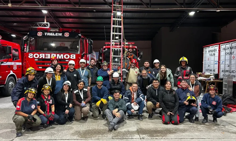 Bomberos de Rawson en el cuartel de Trelew