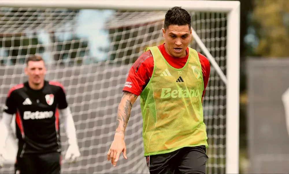 River enfrenta a Vélez en el Amalfitani y necesita un triunfo urgente