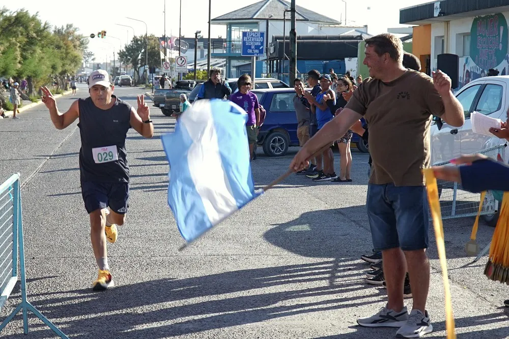 Se realizó con éxito la 26° edición de la Corrida de la Bahía en Playa Unión (4)