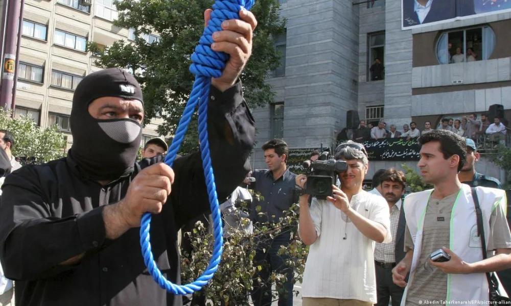 Las autoridades los vincularon con la Organización de los Muyahidines del Pueblo de Irán.