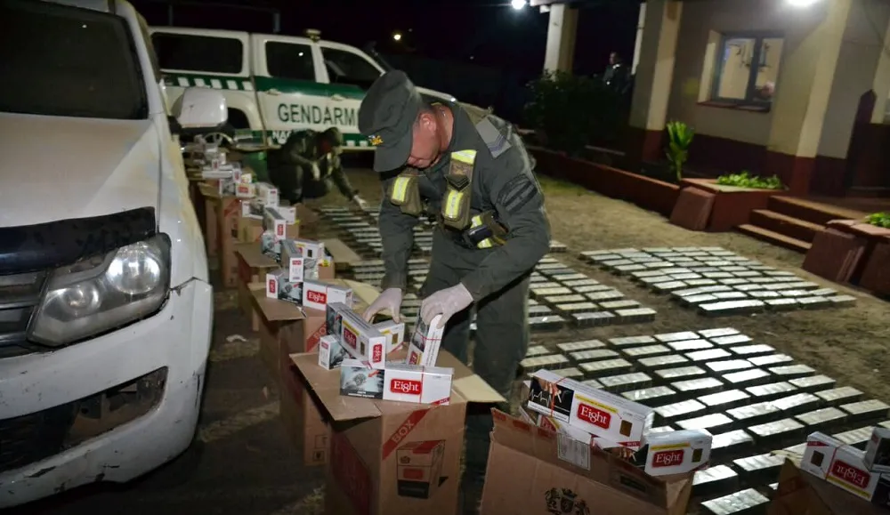 Gendarmería incauta cigarrillos y marihuana