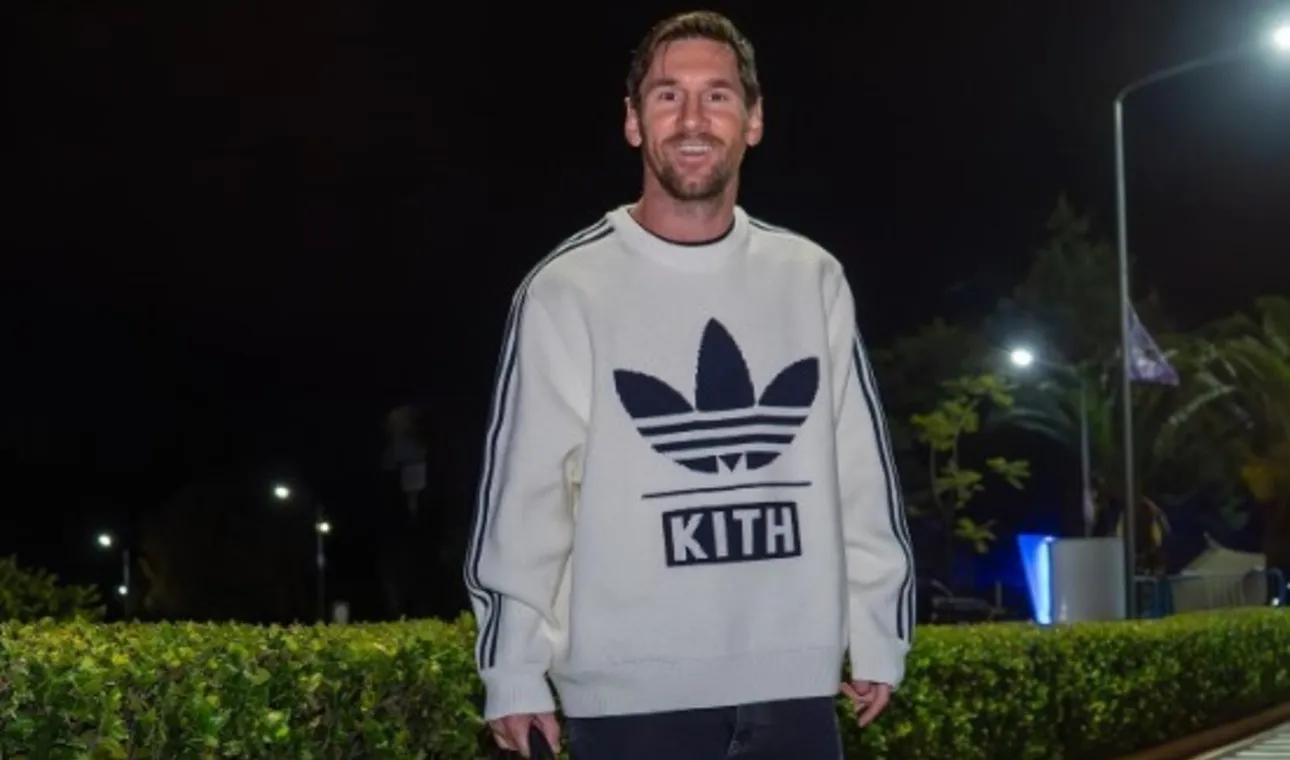 El capitán argentino llegó a Ezeiza para sumarse a la Selección.