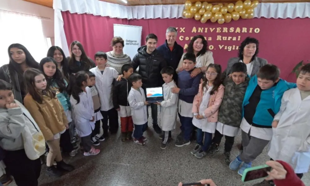 Entrega de equipamiento tecnológico