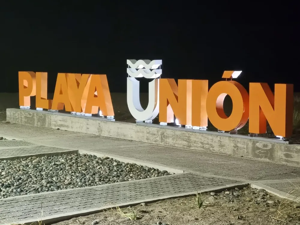 pLAYA uNION