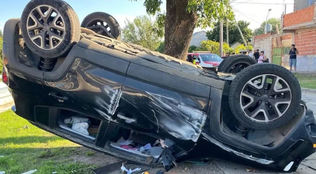 Delincuentes huyeron en un automovil que atropello a una beba de 11 meses