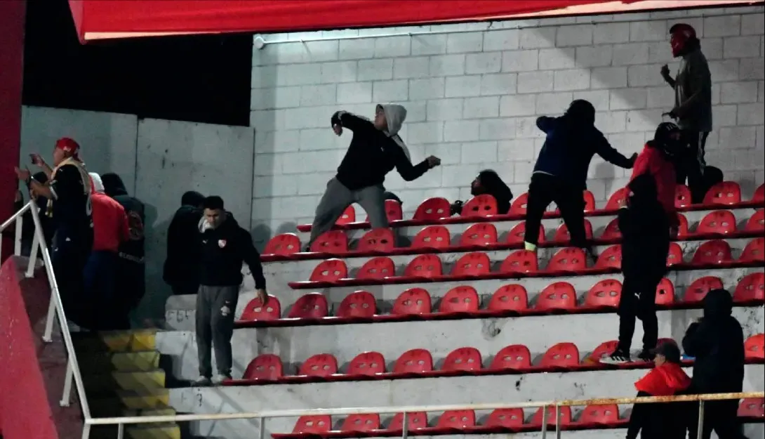 El partido entre Independiente y Universidad de Chile terminó de forma inesperada