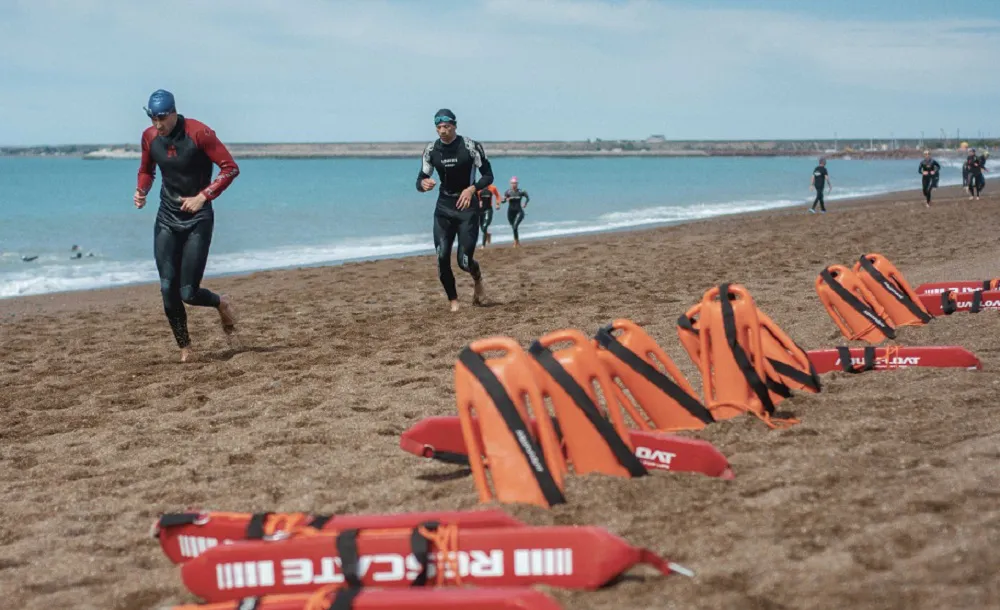 Con éxito se desarrolla el Curso de Guardavidas 2024 en Playa Unión (3)