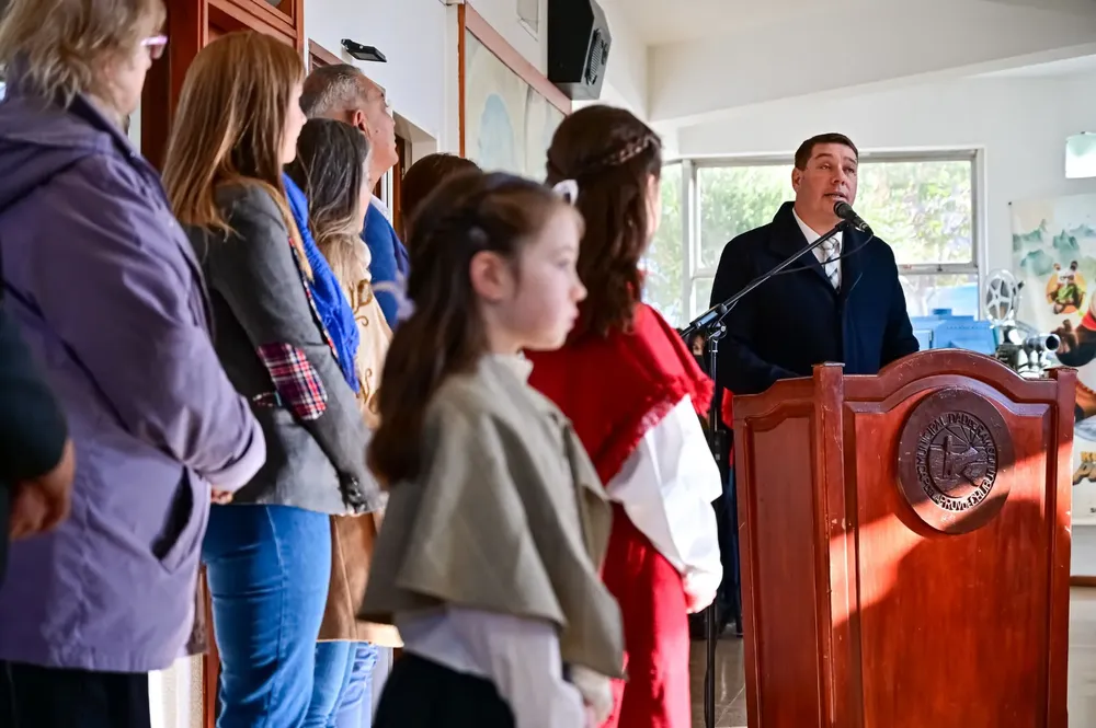 Biss encabezó el acto por el 159º Aniversario de la Gesta Galesa