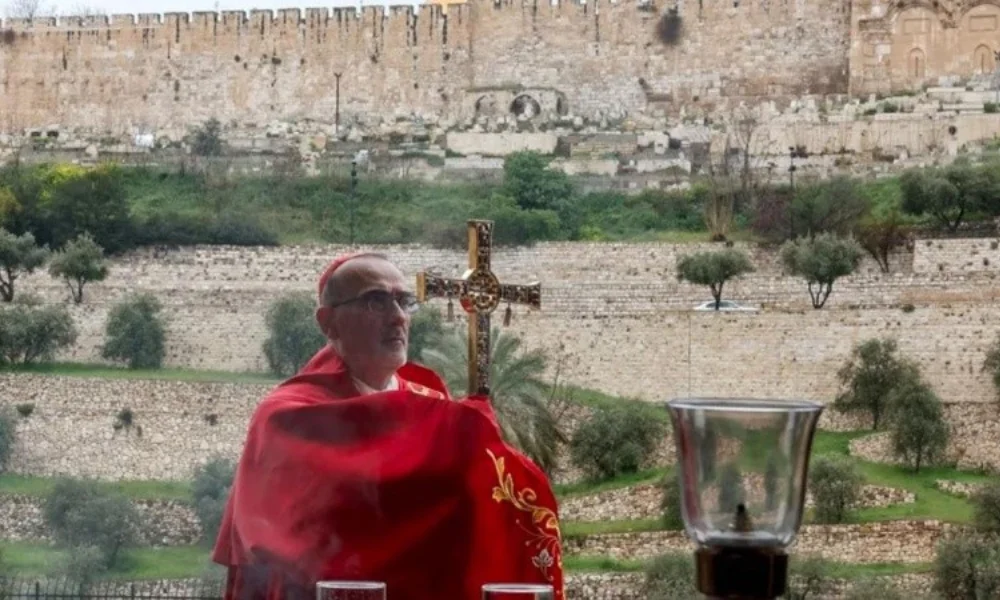 El cardenal Pierbattista Pizzaballa fue detenido por la policía israelí cuando se dirigía al Santo Sepulcro.