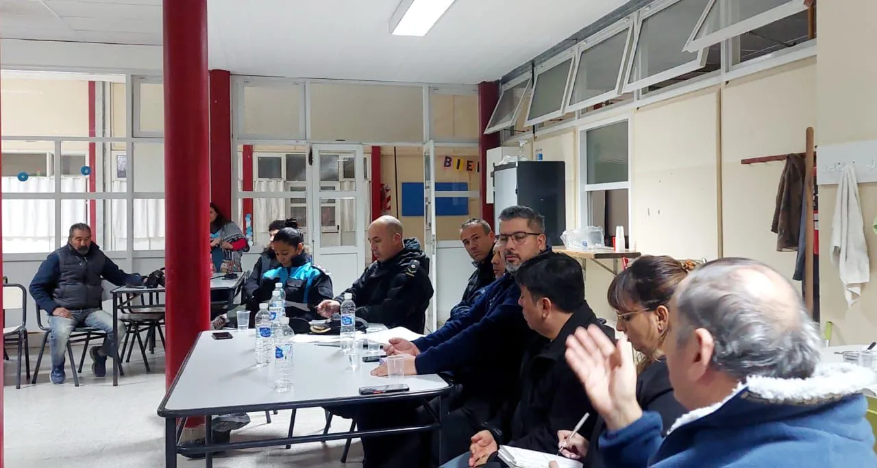 Reunión Guardia Urbana con vecinos- Los aromos 