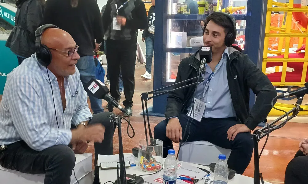 Alex Choque, representante de Pedro Corradi, agente comercial Pedro Corradi