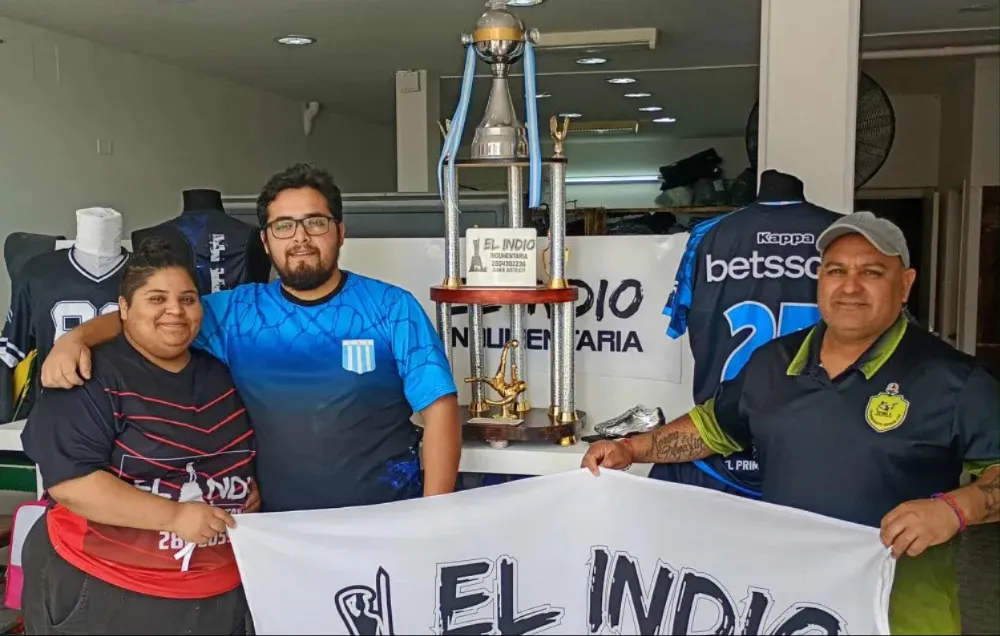 La Liga Senior +40 homenajeó a Raúl Lepe