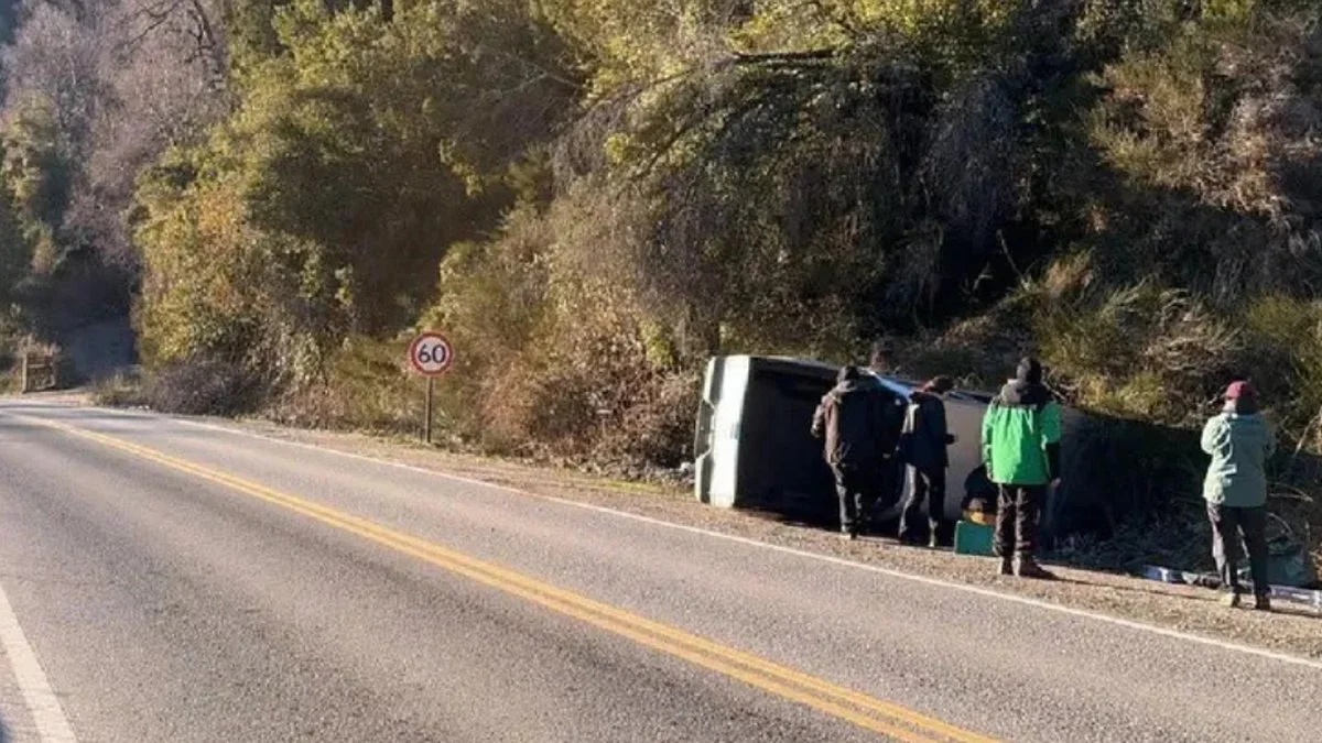 Vuelco en Ruta de los 7 Lagos (LMN)