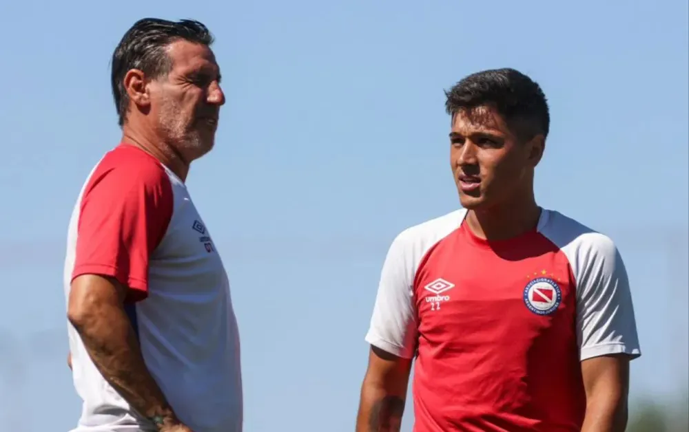 Argentinos Juniors debuta ante Midland
