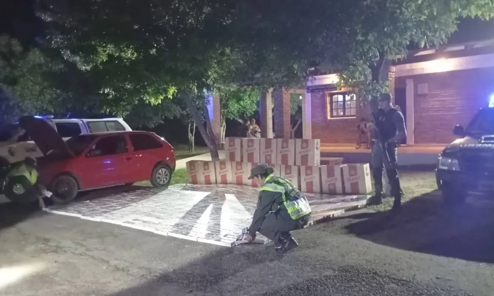 Interceptan a un conductor que intentó fugarse con 7.500 atados de cigarrillos extranjeros