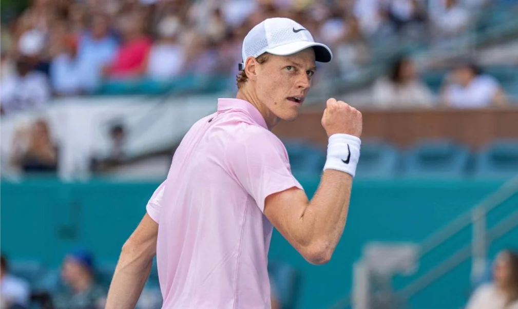 El italiano levantó un partido incómodo y avanzó a cuartos.