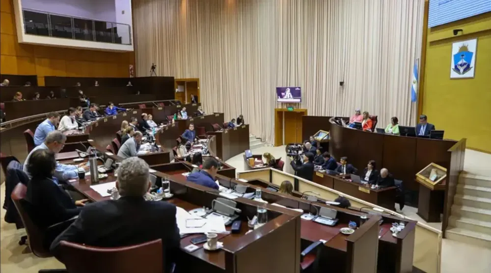Legisladores provinciales de Neuquén quieren descontarse sus inasistencias