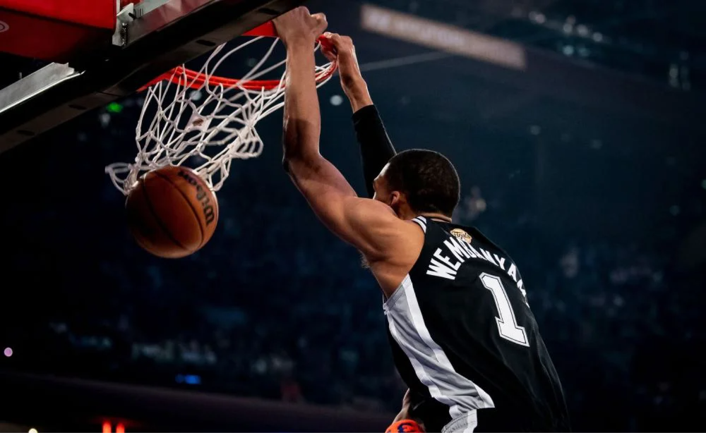El texano ganó en el Madison Square Garden, descontó en la serie y obligó a extender una definición.