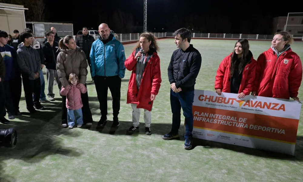 Iluminación de la cancha de hockey del club Draig Goch