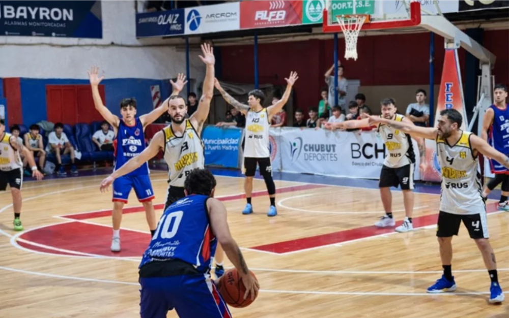 El equipo de Sotosca se llevó un partido exigente en el Riquelme.