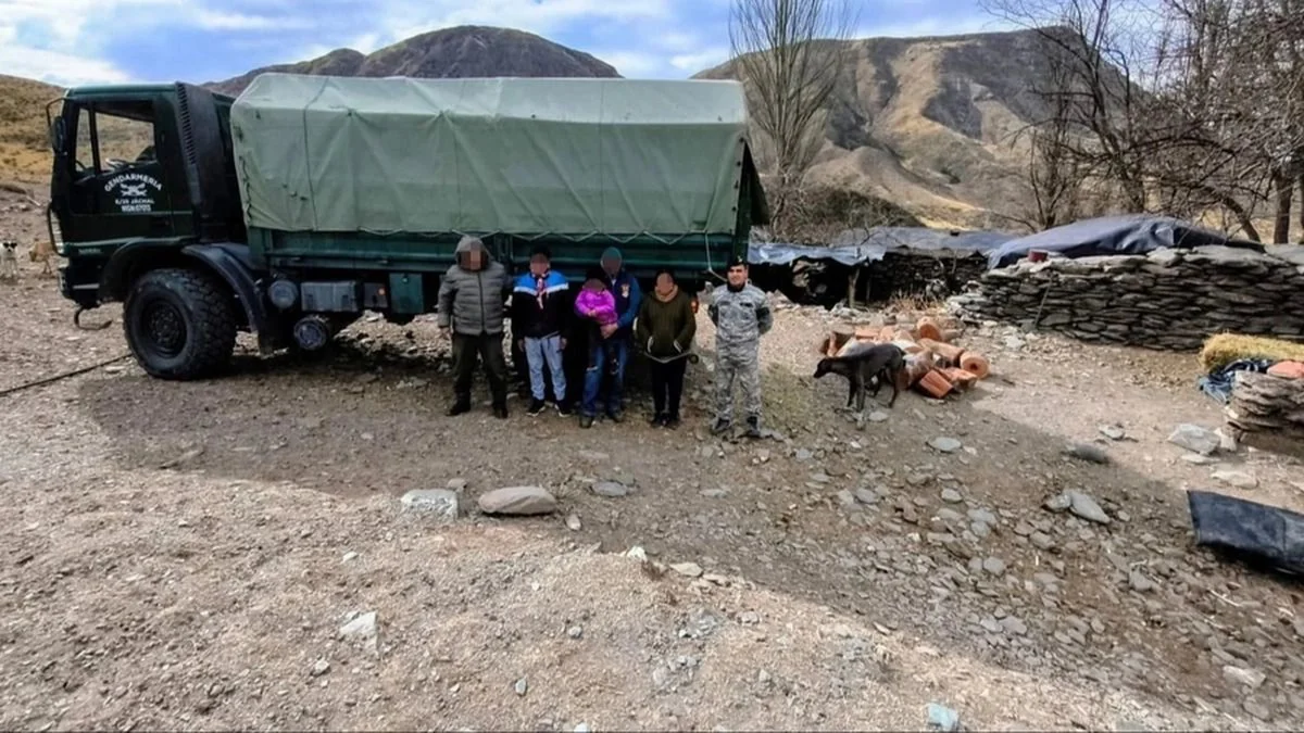 Rescate de familia en San Juan foto Diario La Arena