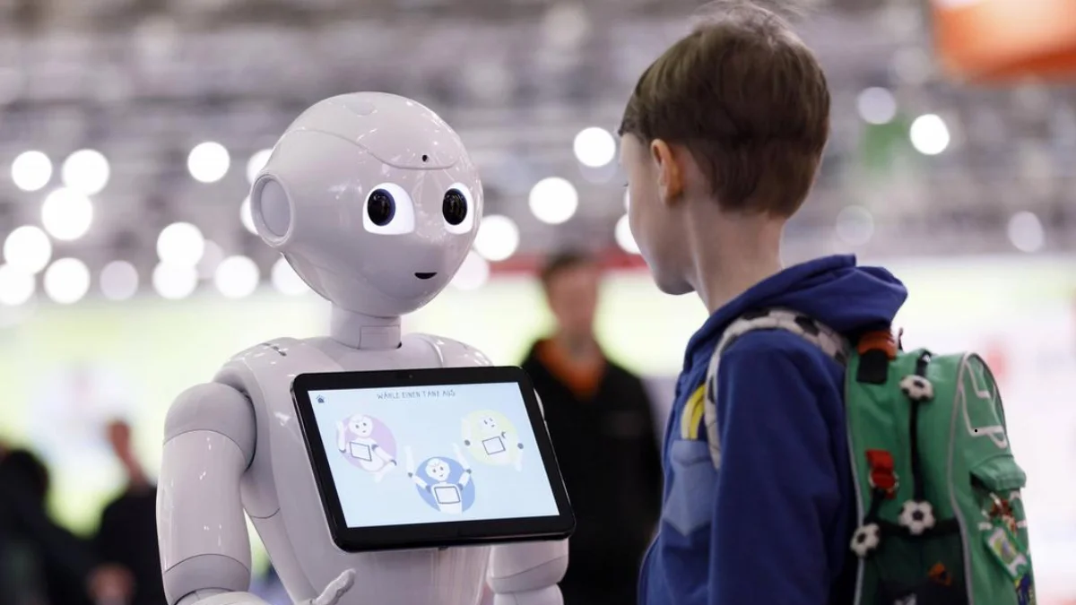 La inteligencia artificial parece fundirse con la mente humana; sin embargo, se queda corta en valores como la empatía o el pensamiento crítico.