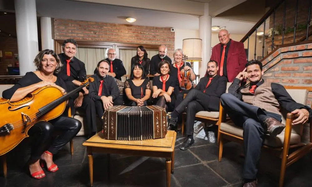 Orquesta La Entiqueta Lucero