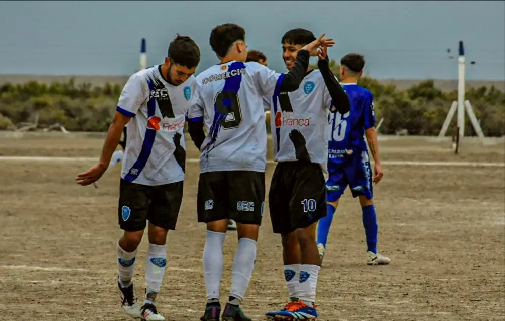 CEC venció 3-0 a Defensores del Parque en Rawson