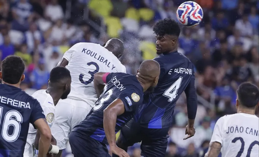 El Al Hilal deja al Pachuca sin puntos y se cita con City en octavos