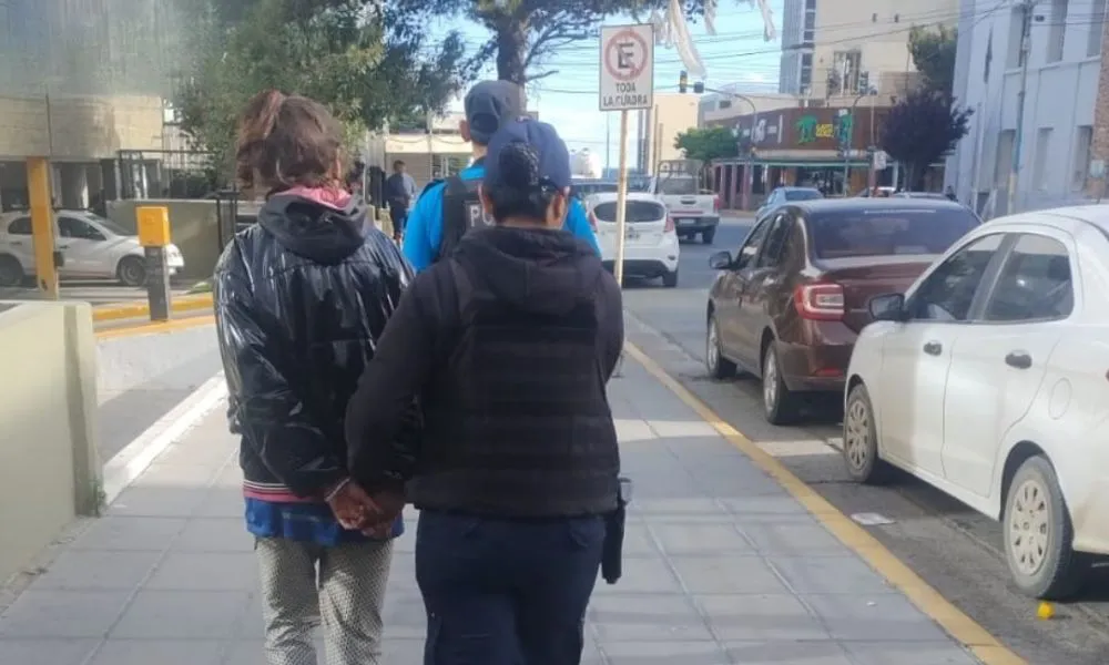 Detuvieron en Comodoro Rivadavia a una mujer con pedido de captura de Buenos Aires