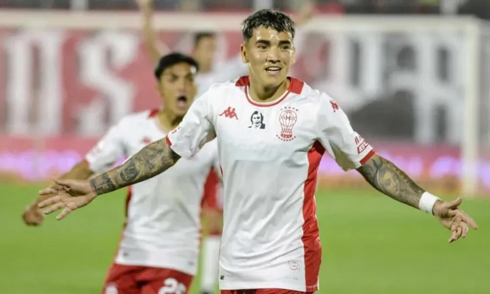 Huracán juega con Atlético Tucumán