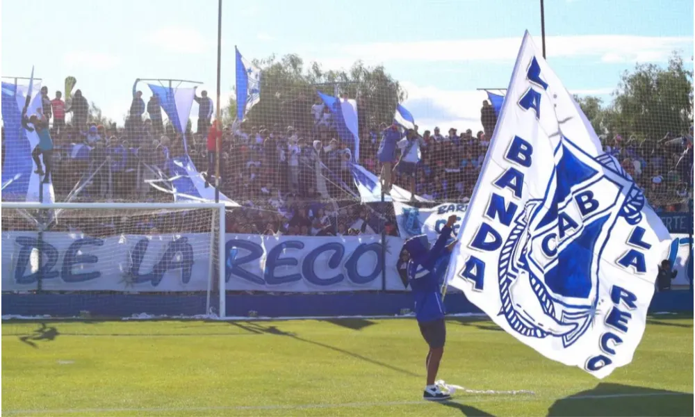 Los hinchas van a despedir a los jugadores