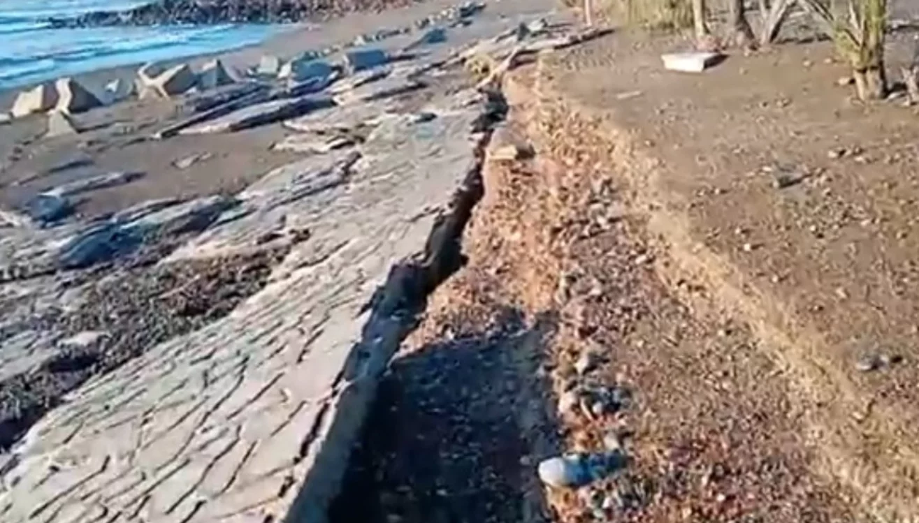 Marejada Playa Unión destruyó el paseo costero