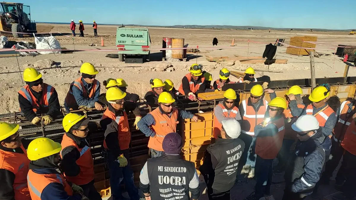 Trabajadores de VMOS. Foto Pido la Palabra