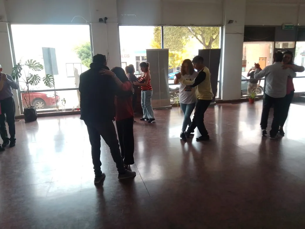 Taller de tango ofrece aprender a milonguear