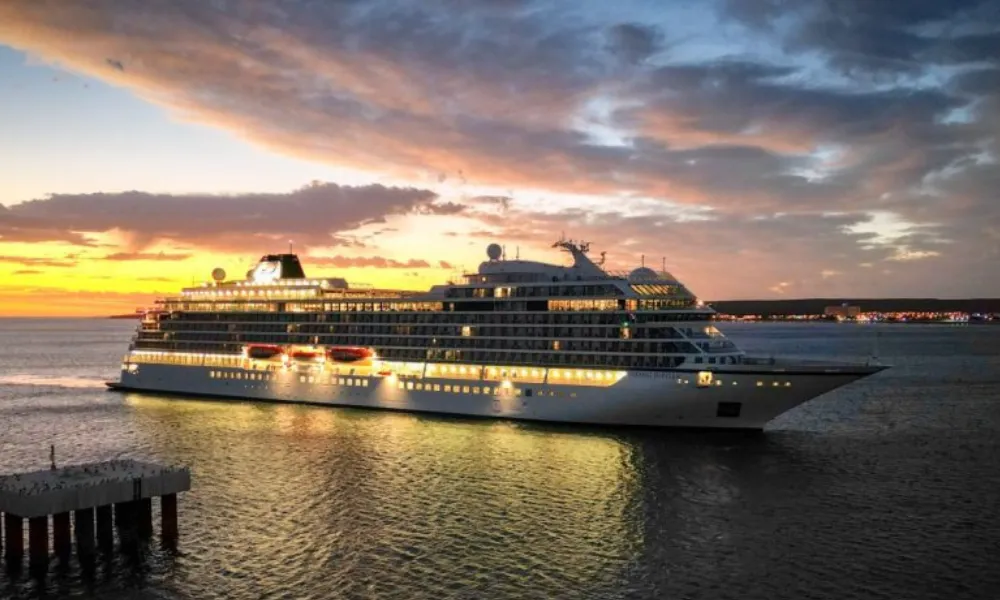 Viking Jupiter entrando a Puerto Madryn